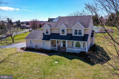 /international/us/19-ponds-end-drive-downingtown-pa-110106618216/