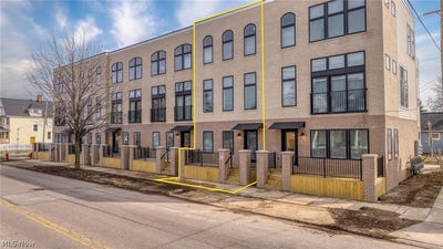 /international/us/4709-bridge-avenue-cleveland-oh-110106958846/