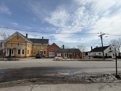/international/us/273-279-s-main-street-concord-nh-110106479476/