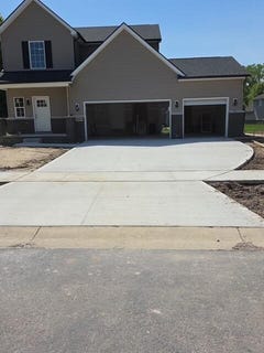 /international/us/30815-lower-ridge-drive-new-boston-mi-110107573873/