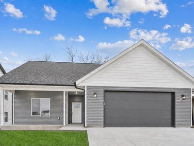 /international/us/3112-linden-lane-muscatine-ia-110108635263/