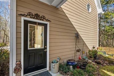 /international/us/4640-chestatee-pointe-gainesville-ga-110108445174/