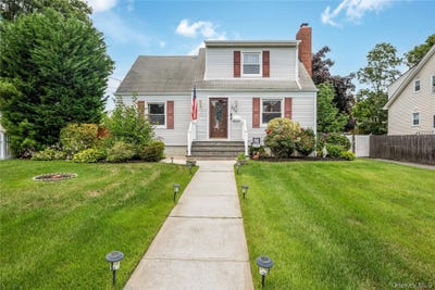 /international/us/338-southside-avenue-freeport-ny-110109626302/