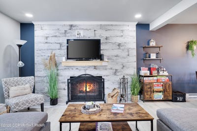 /international/us/8138-pecan-terrace-tobyhanna-pa-110106095356/