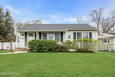 /international/us/9-robertsville-road-freehold-nj-110106985230/