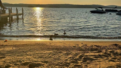 /international/us/144-lake-street-laconia-nh-110107520211/