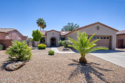 /international/us/18973-n-aztec-point-drive-surprise-az-110107213715/