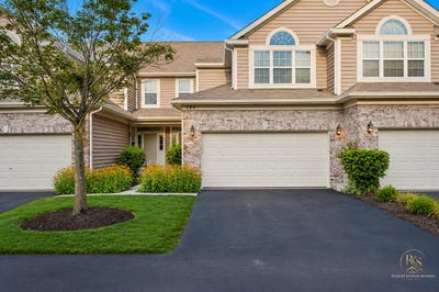 /international/us/924-havenshire-court-naperville-il-110110239308/