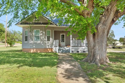 /international/us/110-n-houston-street-shamrock-tx-110100634096/