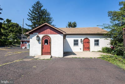 /international/us/2537-bogarts-tavern-road-buckingham-pa-110094769065/
