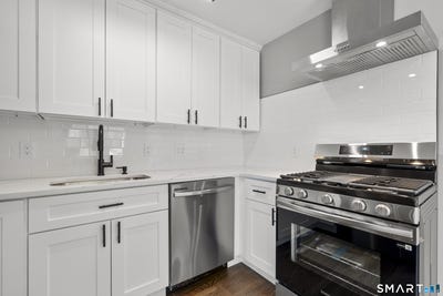 /international/us/105-richmond-hill-avenue-stamford-ct-110107885576/