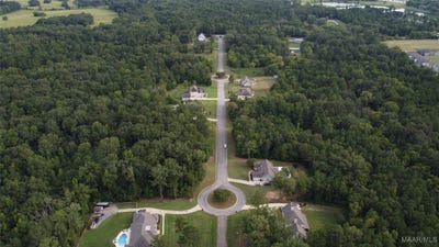 /international/us/8-doe-run-court-pike-road-al-110094109537/