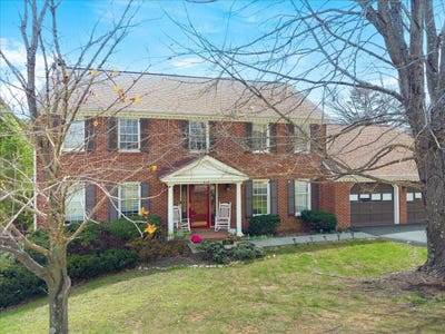 /international/us/716-debra-ln-salem-va-110107697921/