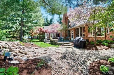 /international/us/2-pine-hollow-court-edwardsville-il-110107073494/