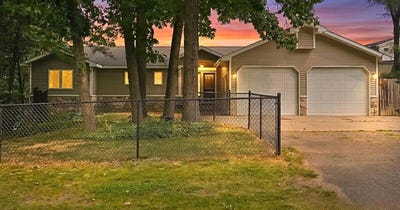 /international/us/4864-westshire-drive-nw-comstock-park-mi-110119423297/