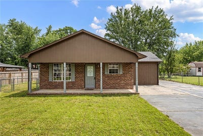 /international/us/10-cagle-street-clarksville-ar-110107538728/