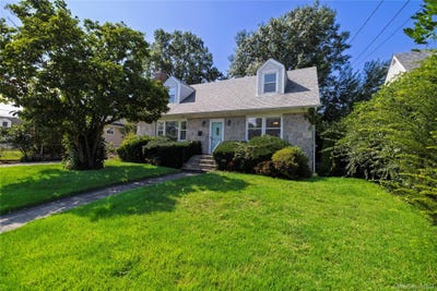/international/us/204-pamlico-avenue-uniondale-ny-110110269892/