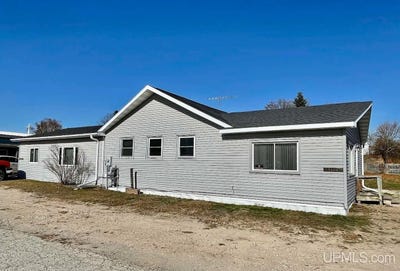 /international/us/5466-w-third-street-hermansville-mi-110107509510/