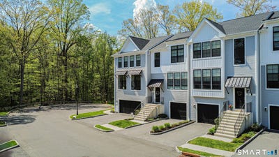 /international/us/39-brentwood-circle-danbury-ct-110108022527/