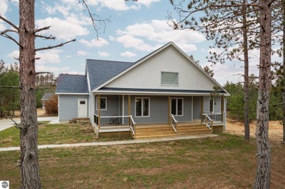 /international/us/2741-danbury-road-kingsley-mi-110095964871/