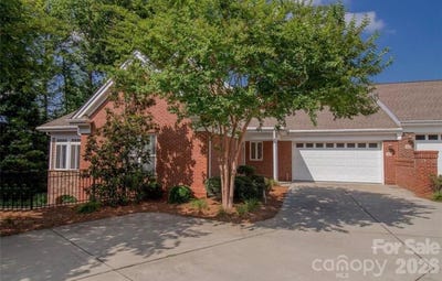 /international/us/10914-casetta-drive-matthews-nc-110107290174/