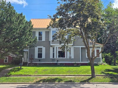 /international/us/103-4th-street-se-pipestone-mn-110120147437/