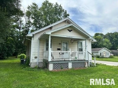 /international/us/589-e-independence-avenue-jacksonville-il-110101143605/