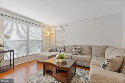 /international/us/14836-winding-loop-woodbridge-va-110107355480/
