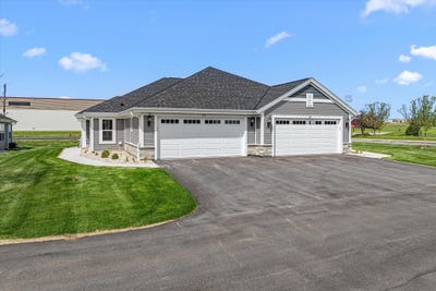 /international/us/504-hunter-oaks-blvd-watertown-wi-110107545797/