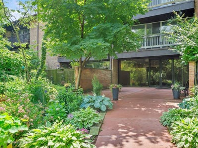 /international/us/5700-hillcrest-lane-lisle-il-110108738540/