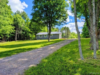 /international/us/104-forsberg-road-iron-river-mi-110108937533/