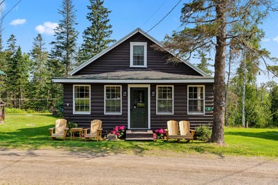 /international/us/84-manor-drive-rangeley-me-110108605794/
