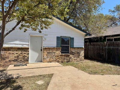 /international/us/2122-21st-street-lubbock-tx-110119906073/
