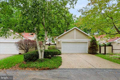 /international/us/371-oakwood-avenue-state-college-pa-110119944356/