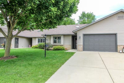 /international/us/513-woodland-dr-jefferson-wi-110108987365/