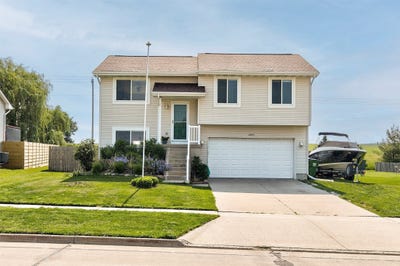 /international/us/2207-vista-view-drive-granger-ia-110100356516/