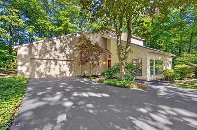 /international/us/11-beechridge-road-clifton-park-ny-110120150573/