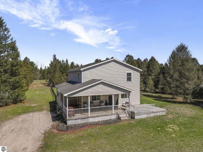 /international/us/17646-fewins-road-interlochen-mi-110107712320/