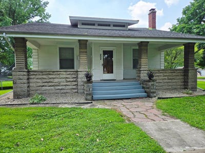 /international/us/202-s-division-st-stronghurst-il-110101330979/?lang=zh-tw