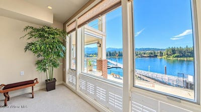 /international/us/415-w-waterside-dr-post-falls-id-110120128974/