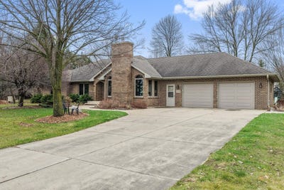 /international/us/3280-old-janssen-trail-de-pere-wi-110107342275/