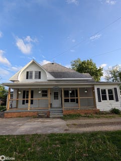 /international/us/1185-redwood-avenue-brighton-ia-110108256087/