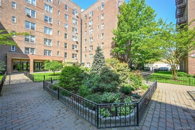 /international/us/105-25-65th-avenue-forest-hills-ny-110108206472/