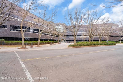 /international/us/331-newman-springs-road-red-bank-nj-110106930121/