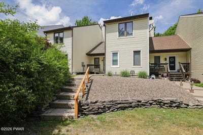 /international/us/508-crest-drive-hawley-pa-110108959682/