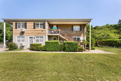 /international/us/40-canoe-place-hampton-bays-ny-110097645228/