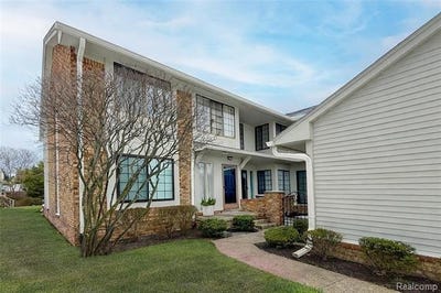 /international/us/6011-pebble-lane-court-west-bloomfield-twp-mi-110108398538/