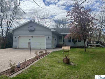 /international/us/301-myrick-street-le-sueur-mn-110107802744/