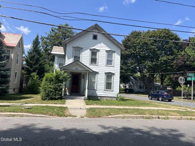 /international/us/162-ridge-street-glens-falls-ny-110119436625/