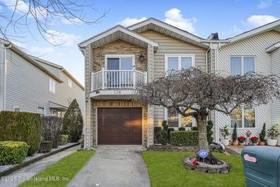/international/us/136-shotwell-avenue-staten-island-ny-110109024708/